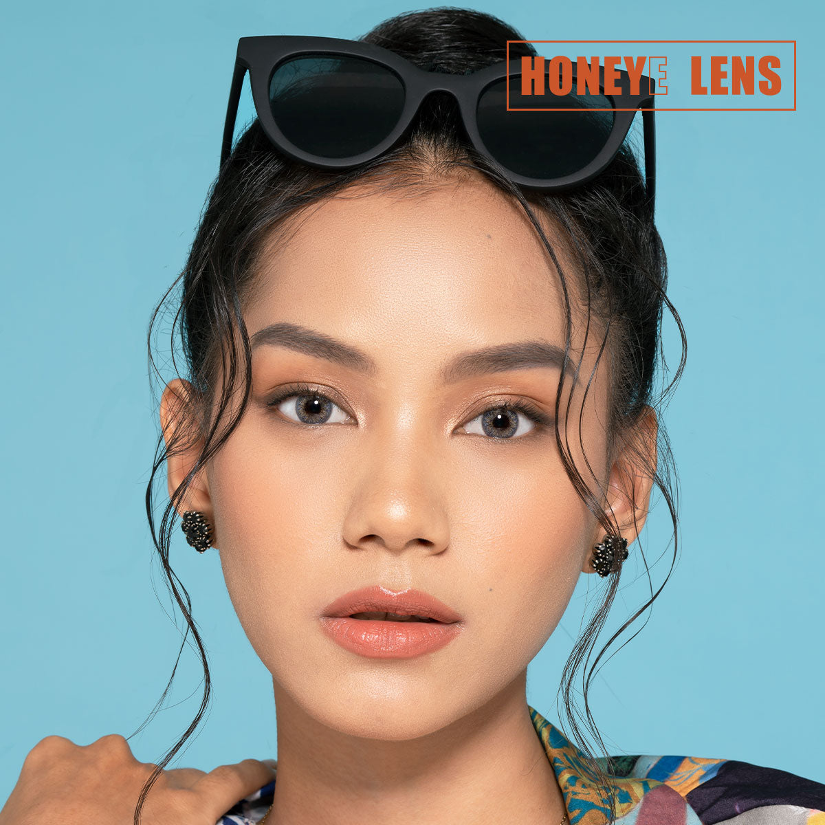 <transcy>Tiffany's Diamond</transcy>